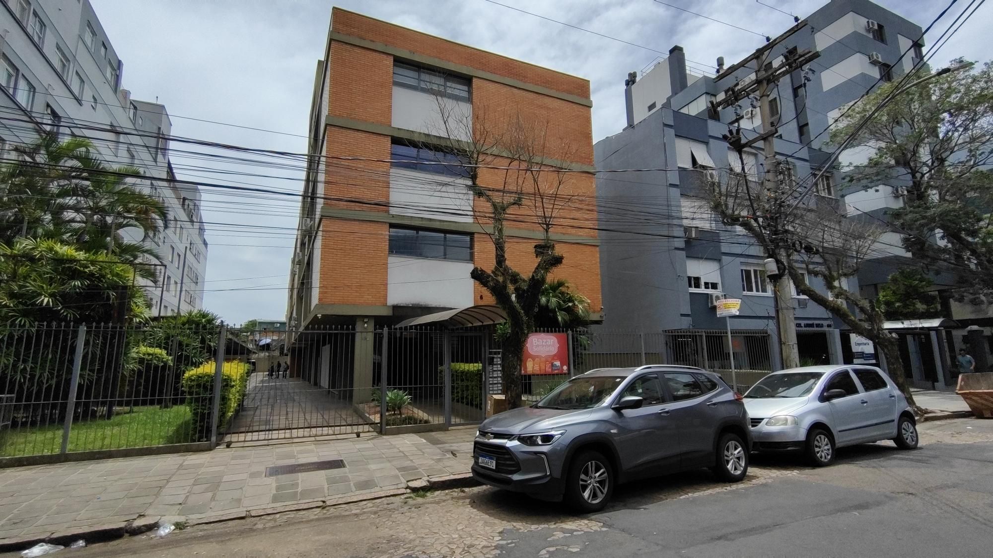 Prédio Comercial no bairro Menino Deus.