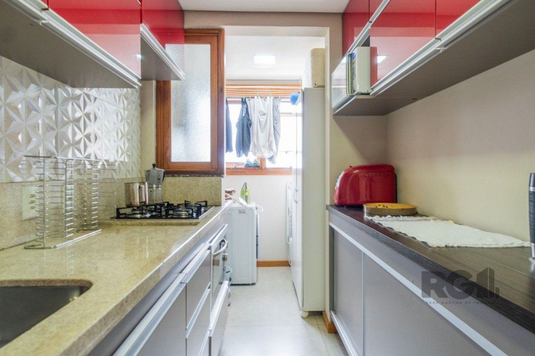 Apartamento à venda com 70m², 2 quartos, 1 suíte, 1 vaga no bairro Tristeza em Porto Alegre