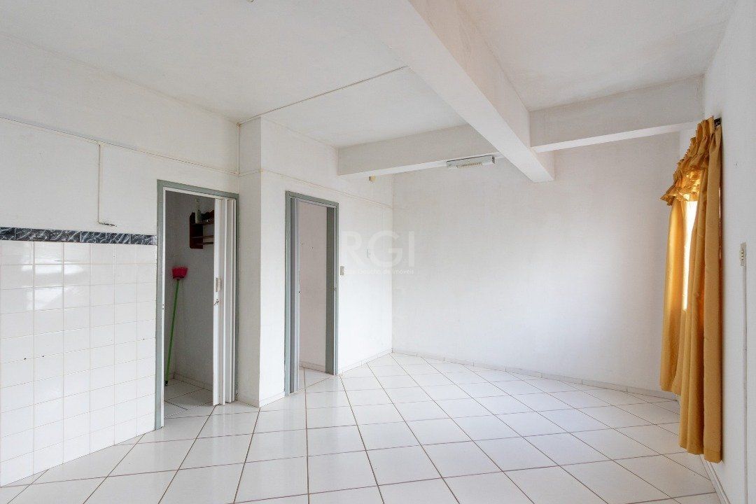 Casa à venda com 3 quartos, 220m² - Foto 8