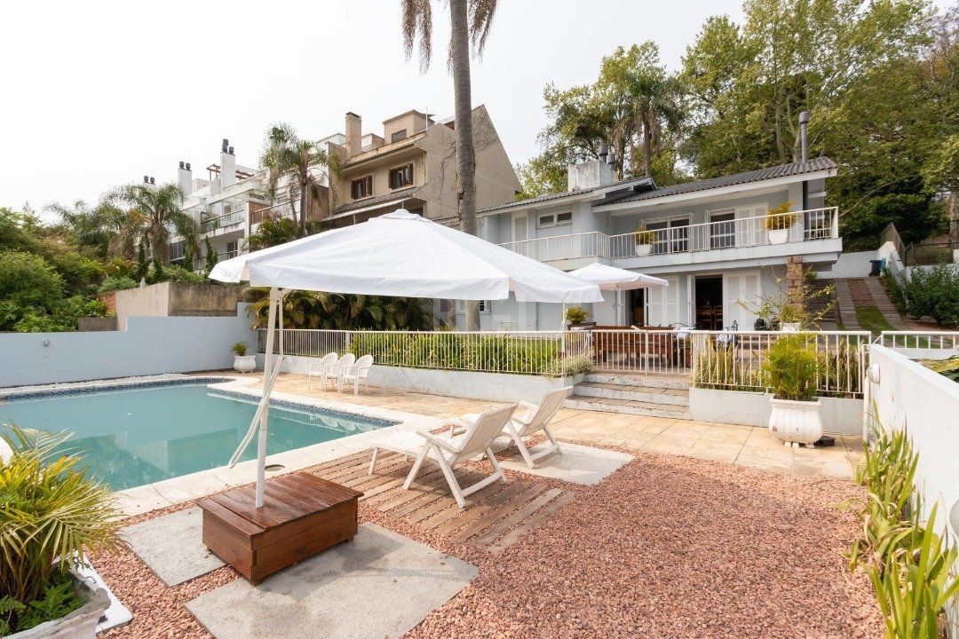 Casa, 5 quartos, 312 m² - Foto 1