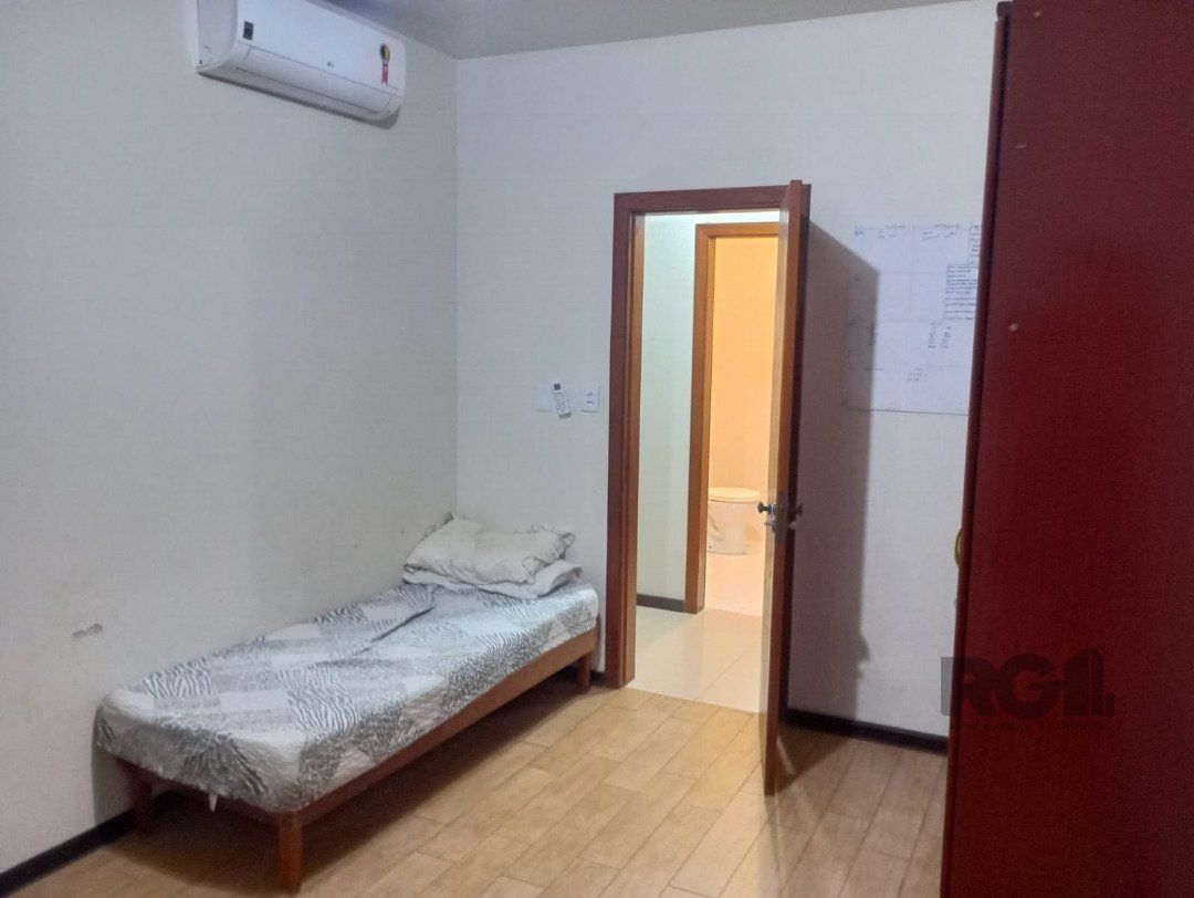 Casa à venda com 5 quartos, 252m² - Foto 10