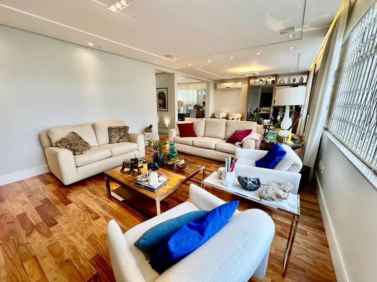 Apartamento amplo na Cidade Baixa – 155 m² | 3 dormitórios | 2 vagas