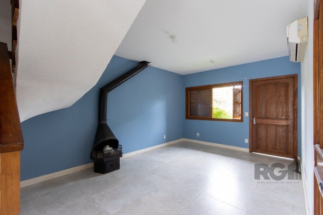 Casa de Condomínio à venda com 3 quartos, 197m² - Foto 1