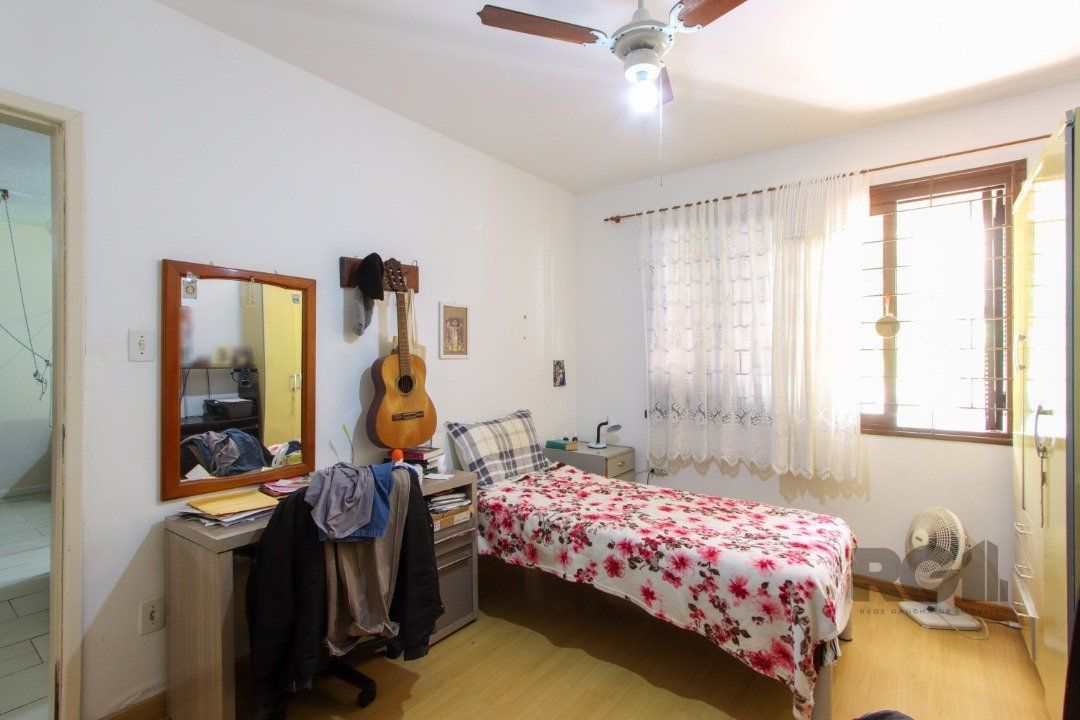 Casa à venda com 4 quartos, 200m² - Foto 11
