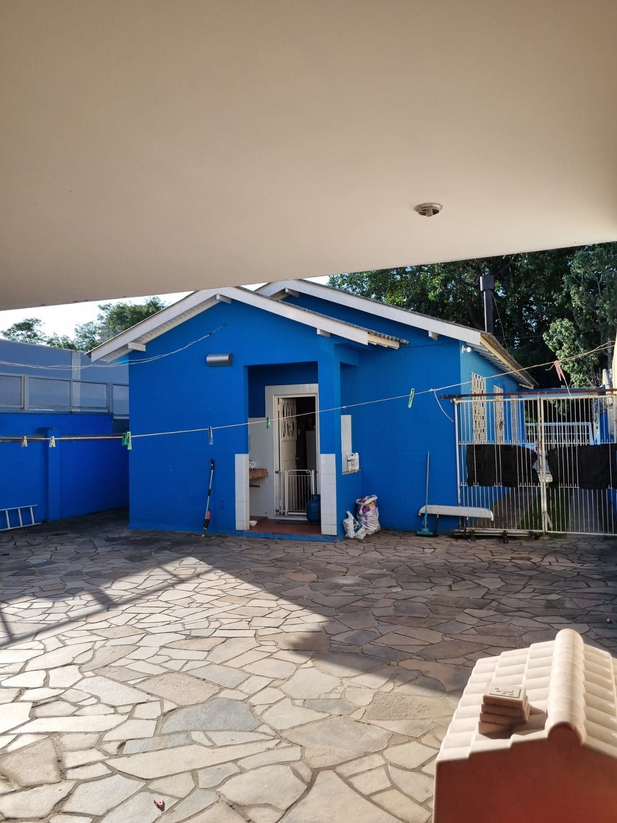 Casa à venda com 3 quartos, 100m² - Foto 2
