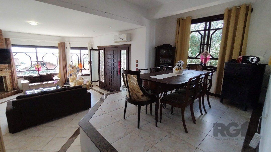 Casa, 5 quartos, 236 m² - Foto 1