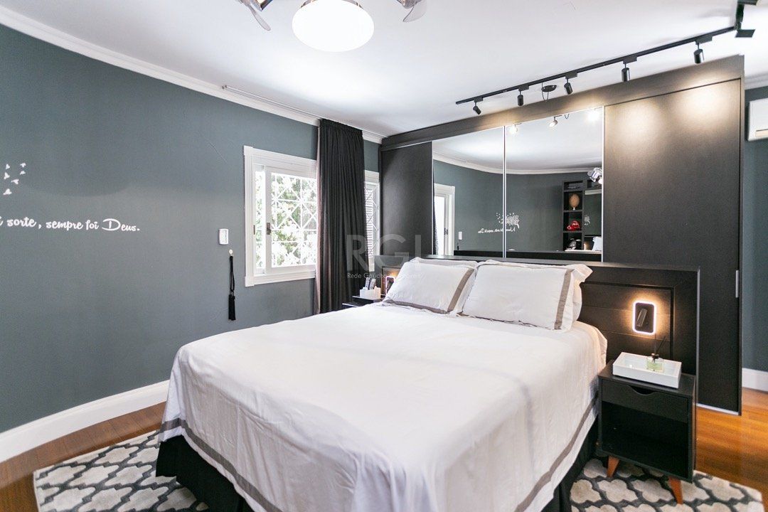 Casa à venda com 3 quartos, 288m² - Foto 11