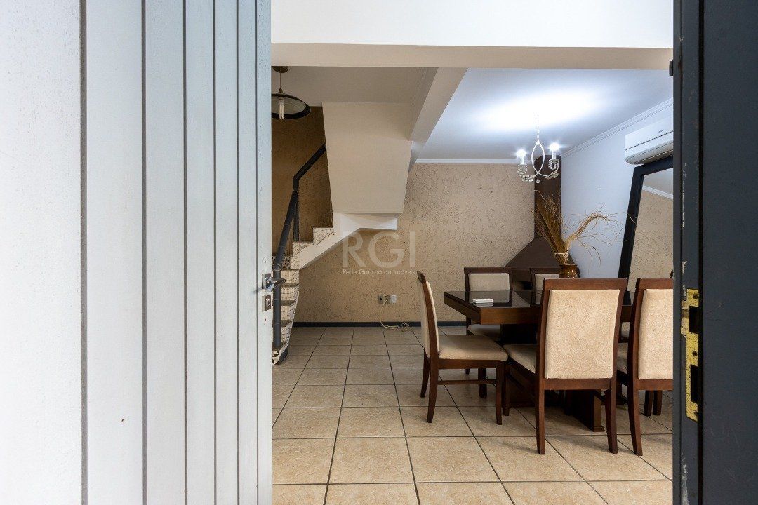 Casa de Condomínio à venda com 3 quartos, 197m² - Foto 5