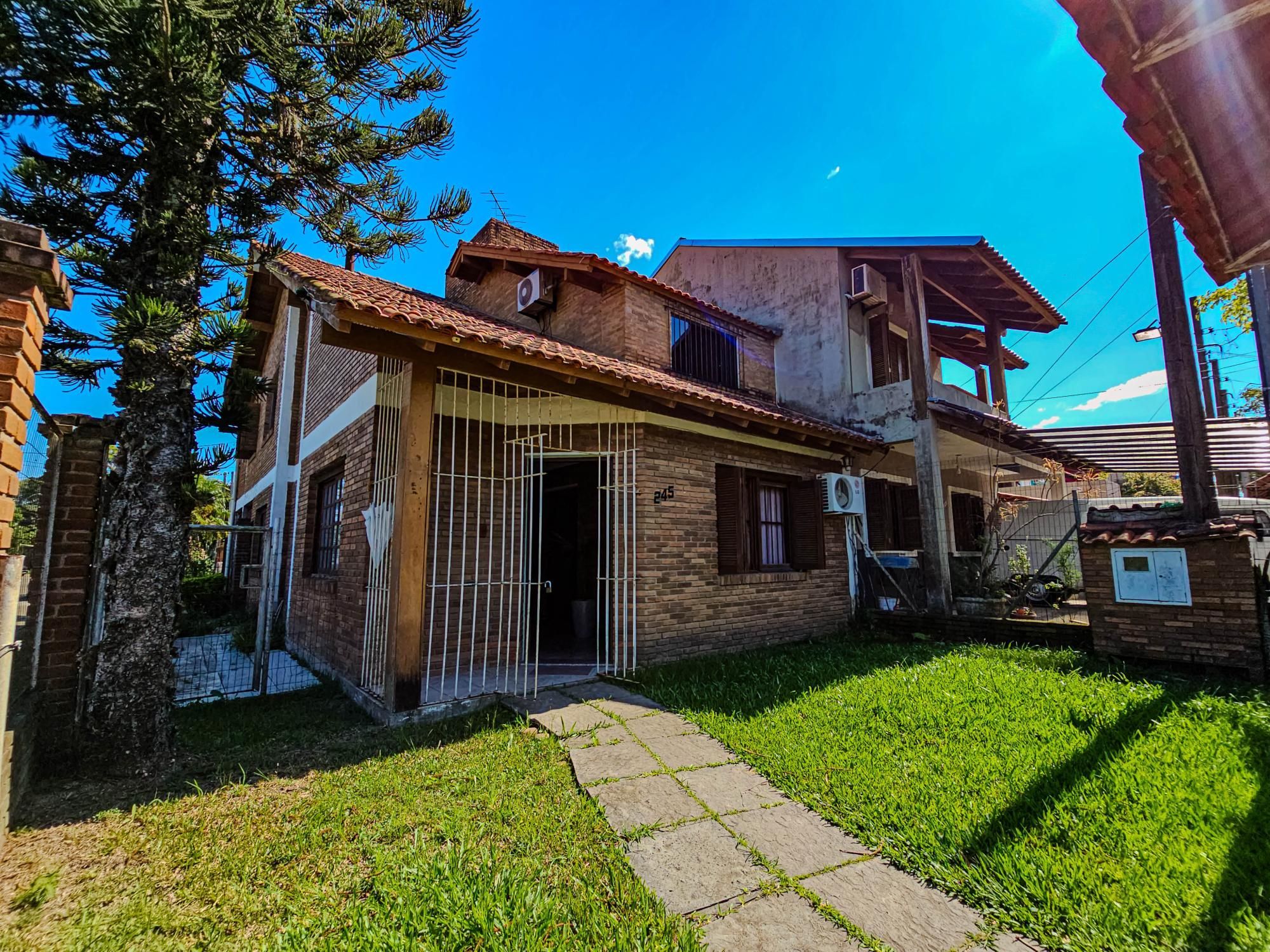 Casa, 5 quartos, 161 m² - Foto 1