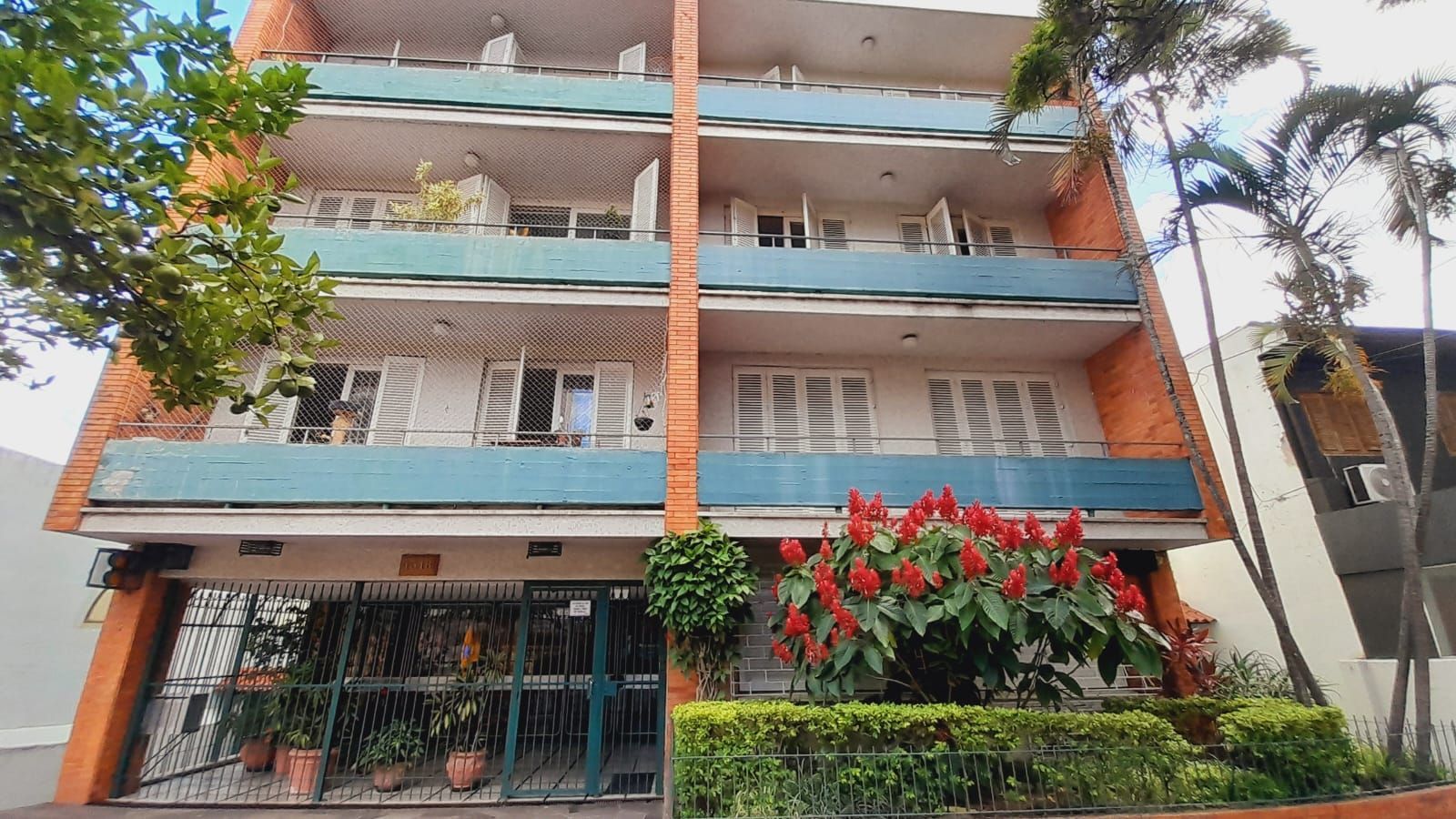 Apartamento, 3 dormitórios no bairro Santa Cecília em Porto Alegre para Comprar