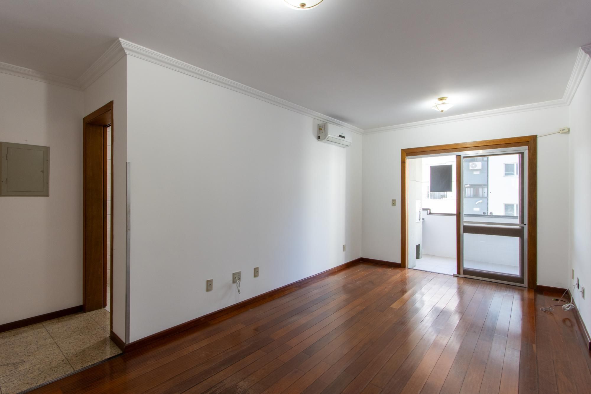 Apartamento à venda com 83m², 3 quartos, 1 suíte, 1 vaga no bairro Camaquã em Porto Alegre