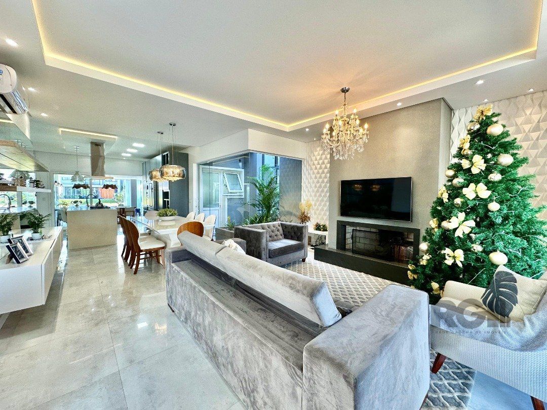 Casa de Condomínio à venda com 3 quartos, 210m² - Foto 2