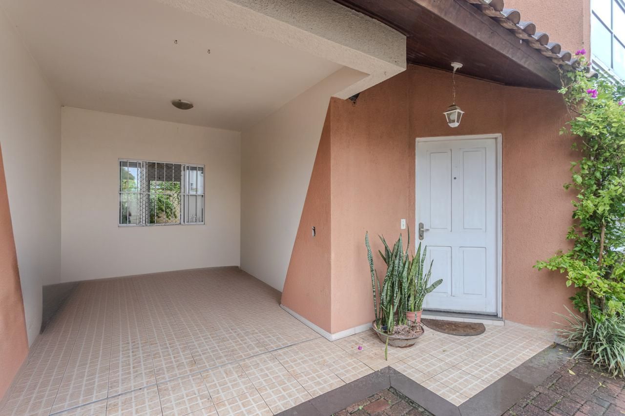 Casa de Condomínio com 131m², 3 dormitórios no bairro Tristeza em Porto Alegre para Comprar