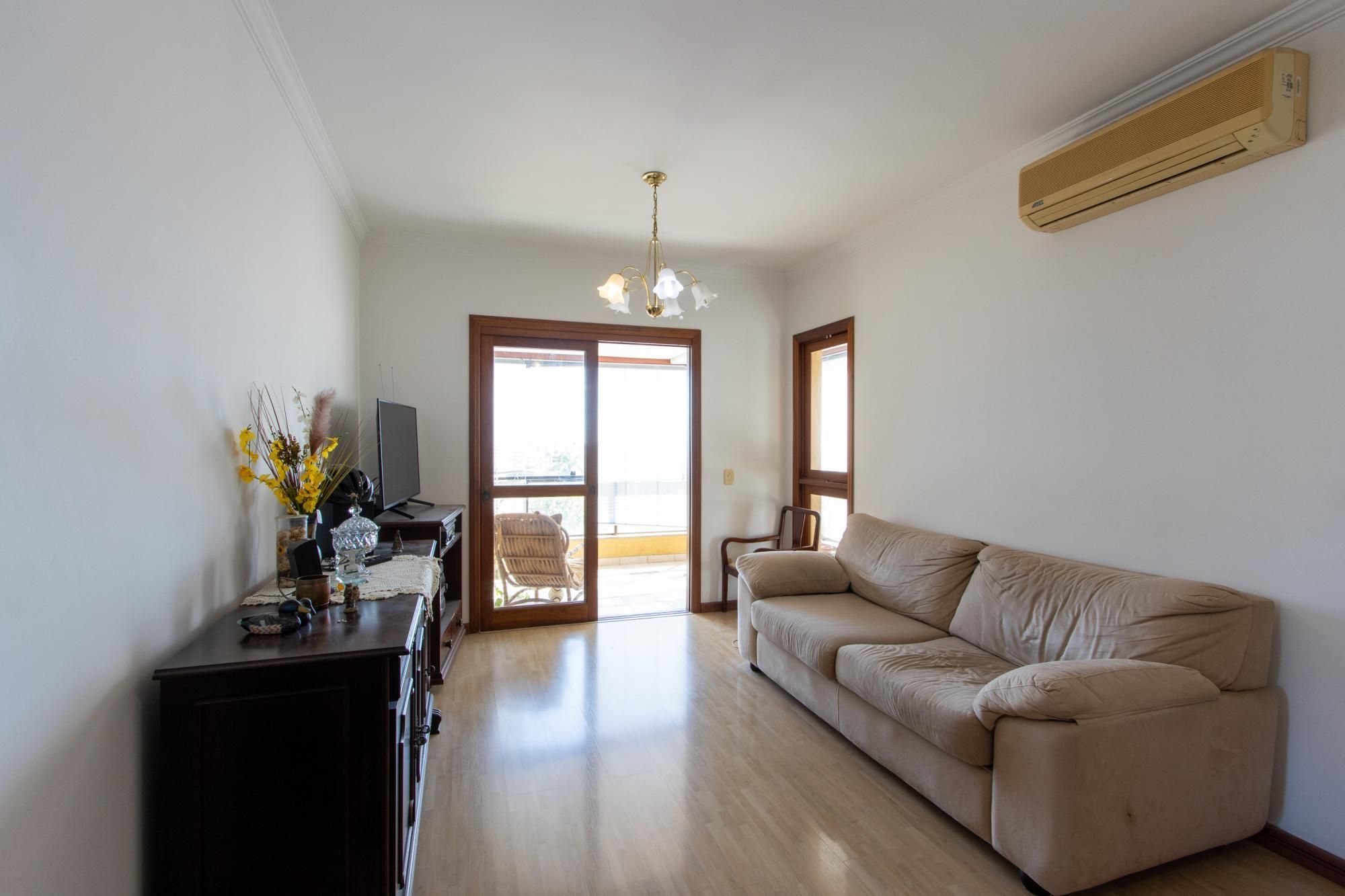 Apartamento à venda com 109m², 3 quartos, 1 suíte, 2 vagas no bairro Tristeza em Porto Alegre