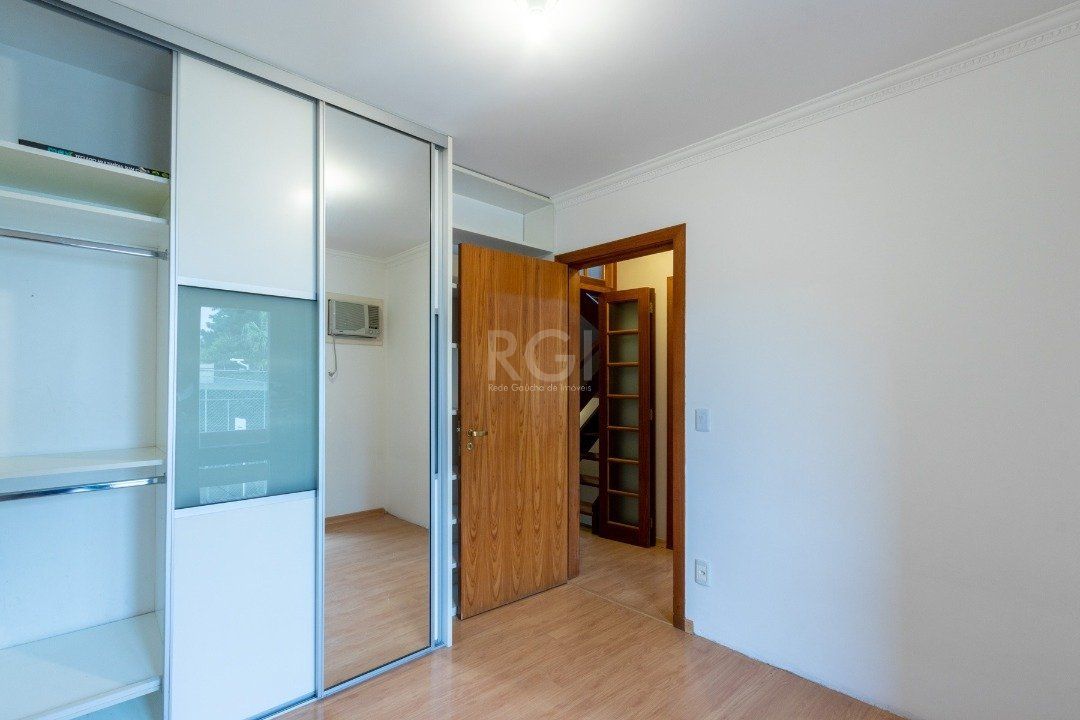 Casa de Condomínio à venda com 4 quartos, 215m² - Foto 47
