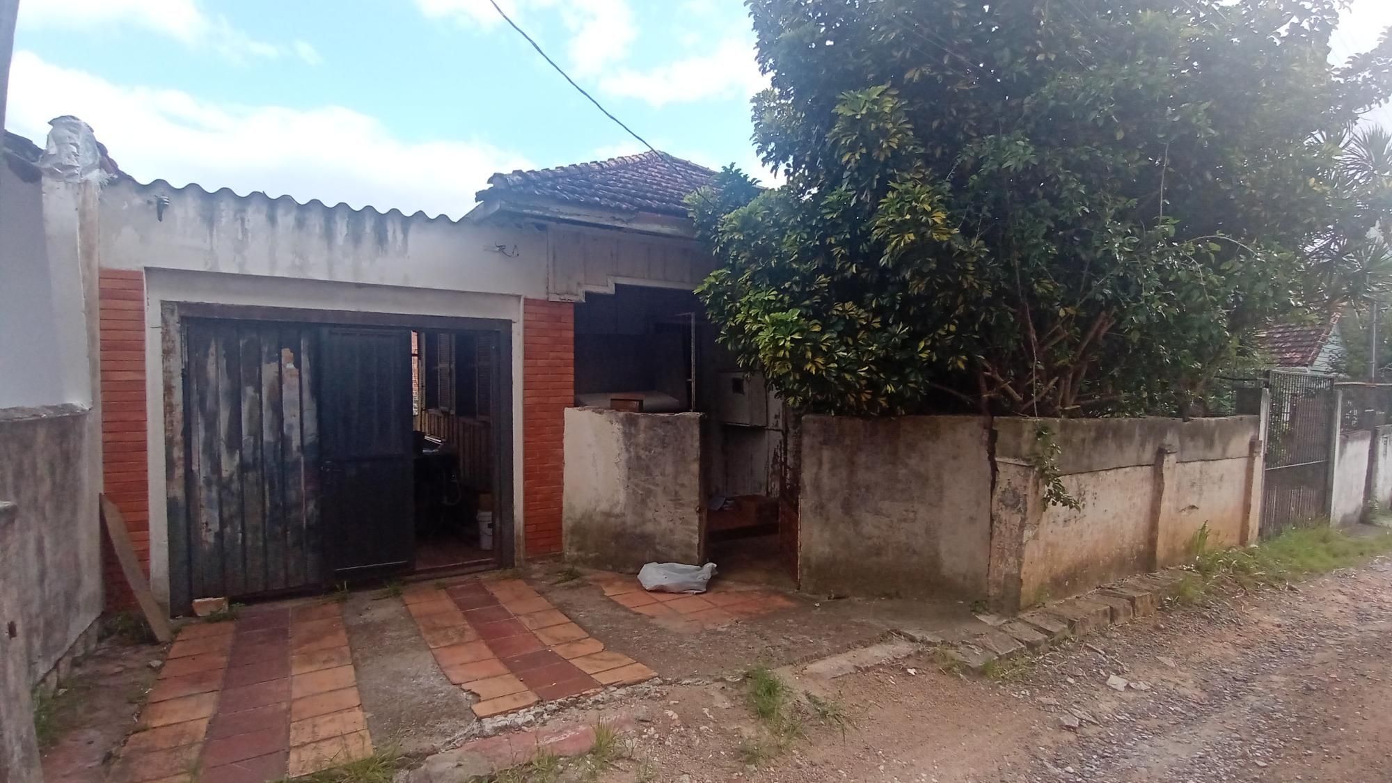 Casa com 2 dormitórios no bairro Glória