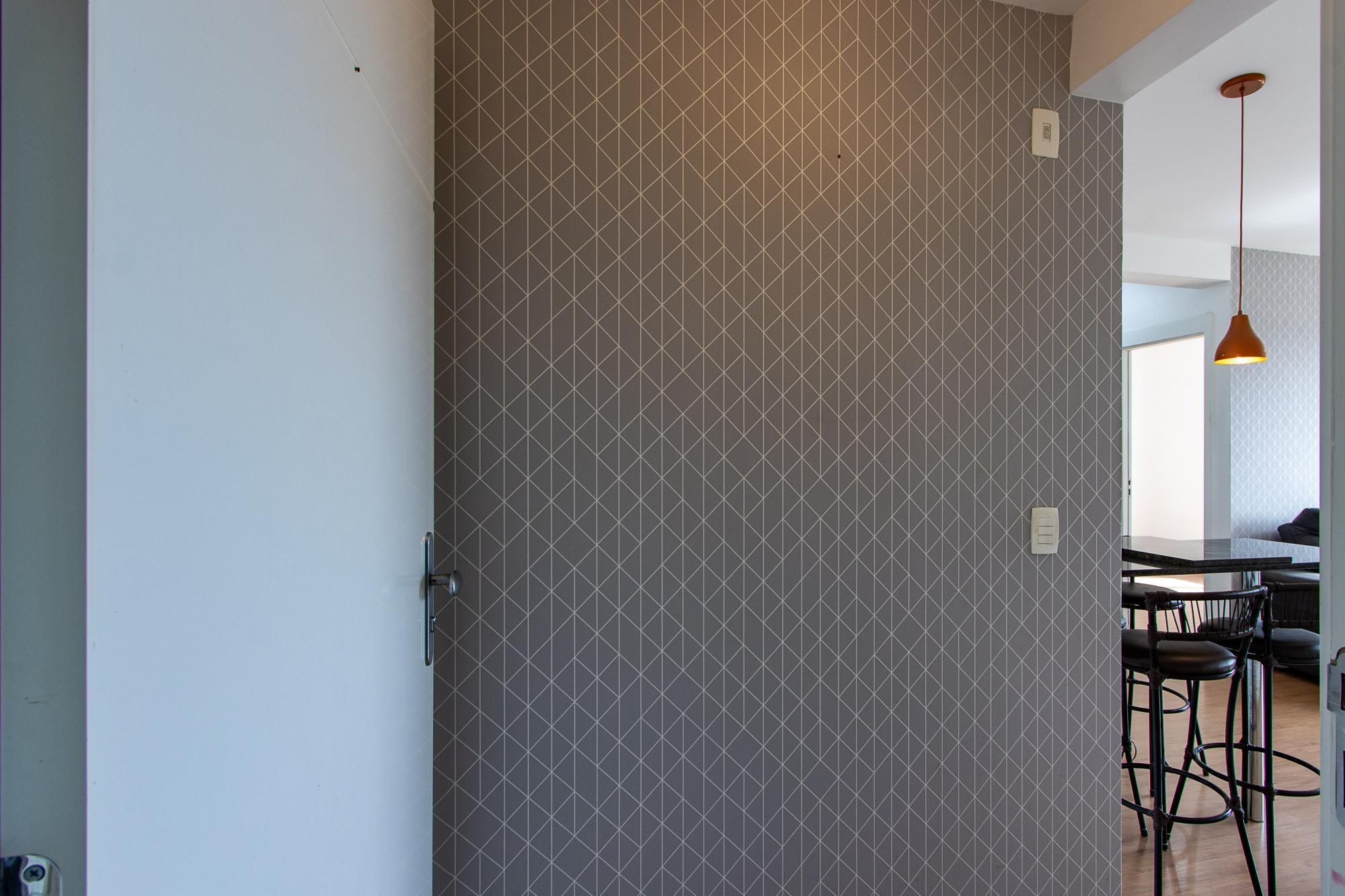 Apartamento de 2 dormitórios com suíte, churrasqueira e infraestrutura completa na Zona Sul de Porto Alegre.