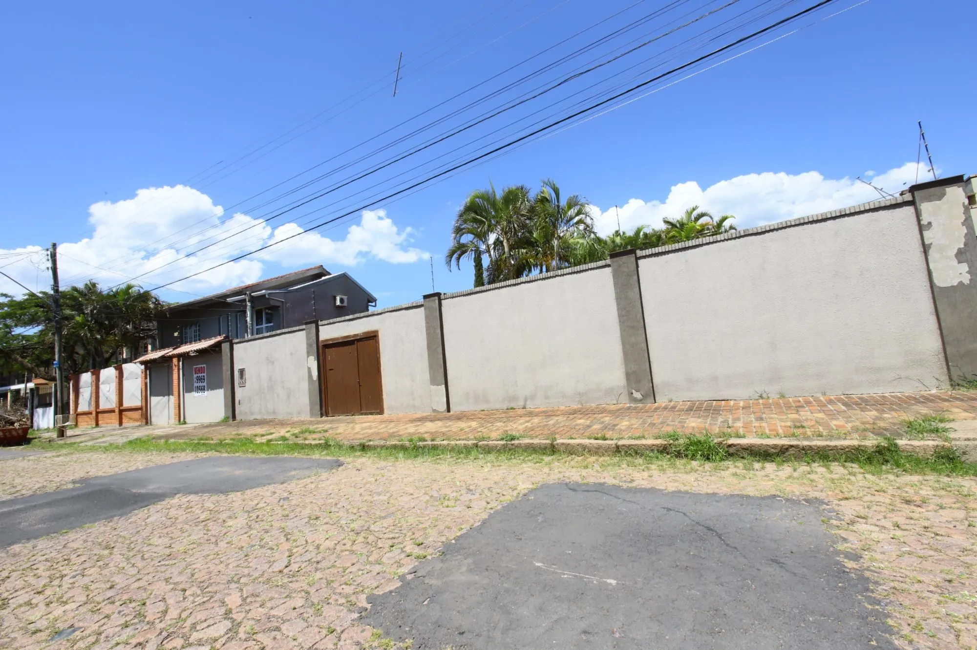 Terreno com 612m² no bairro Guarujá em Porto Alegre para Comprar