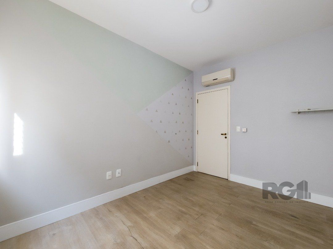 Casa de Condomínio à venda com 3 quartos, 239m² - Foto 18