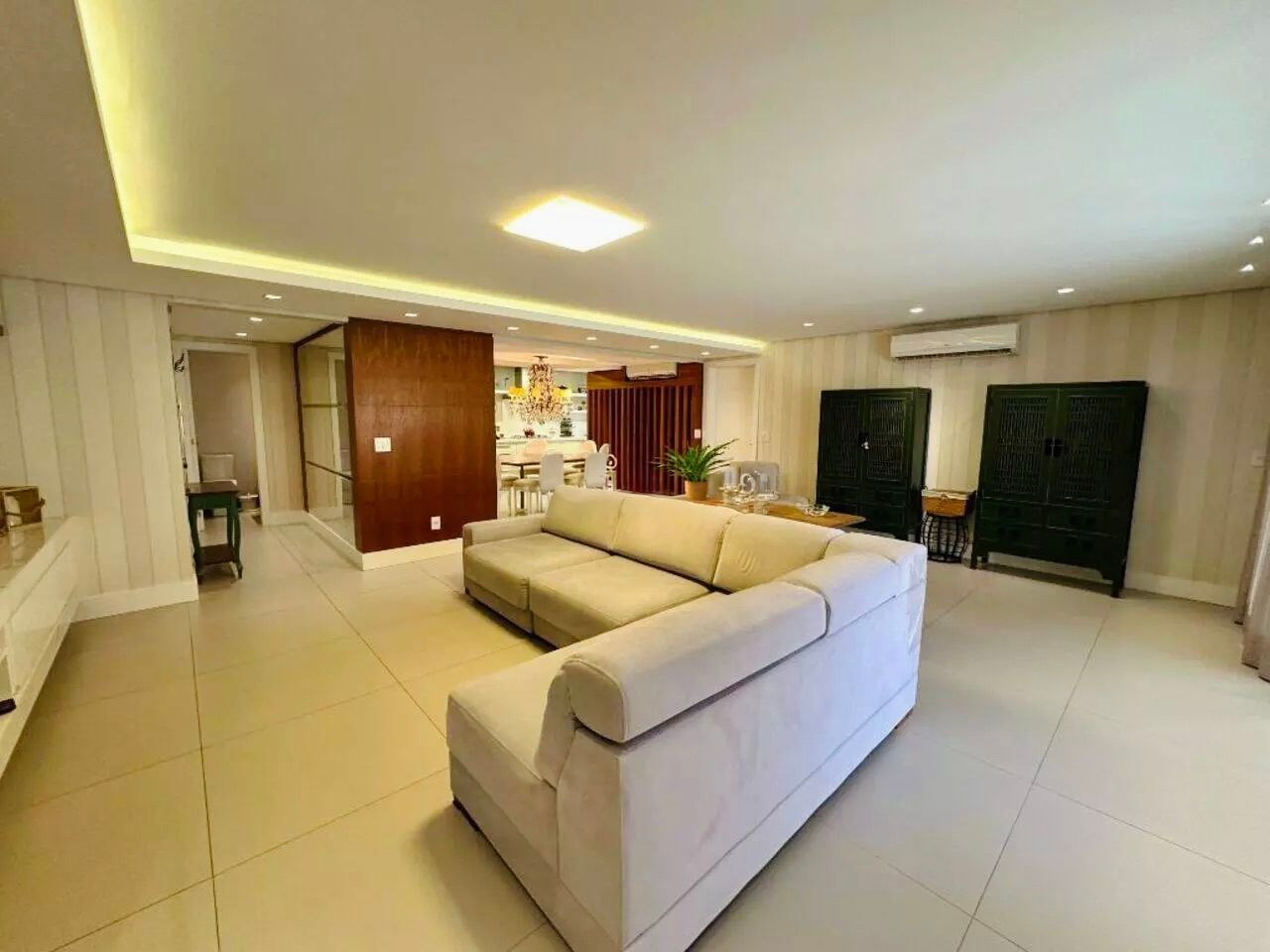 Apartamento a venda com 3 suítes no Condomínio Royal Palace Canoas