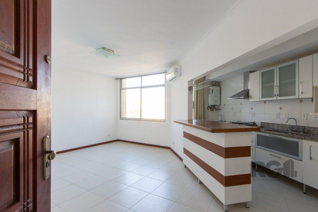 Apartamento à venda com 63m², 2 quartos, 1 vaga no bairro Tristeza em Porto Alegre