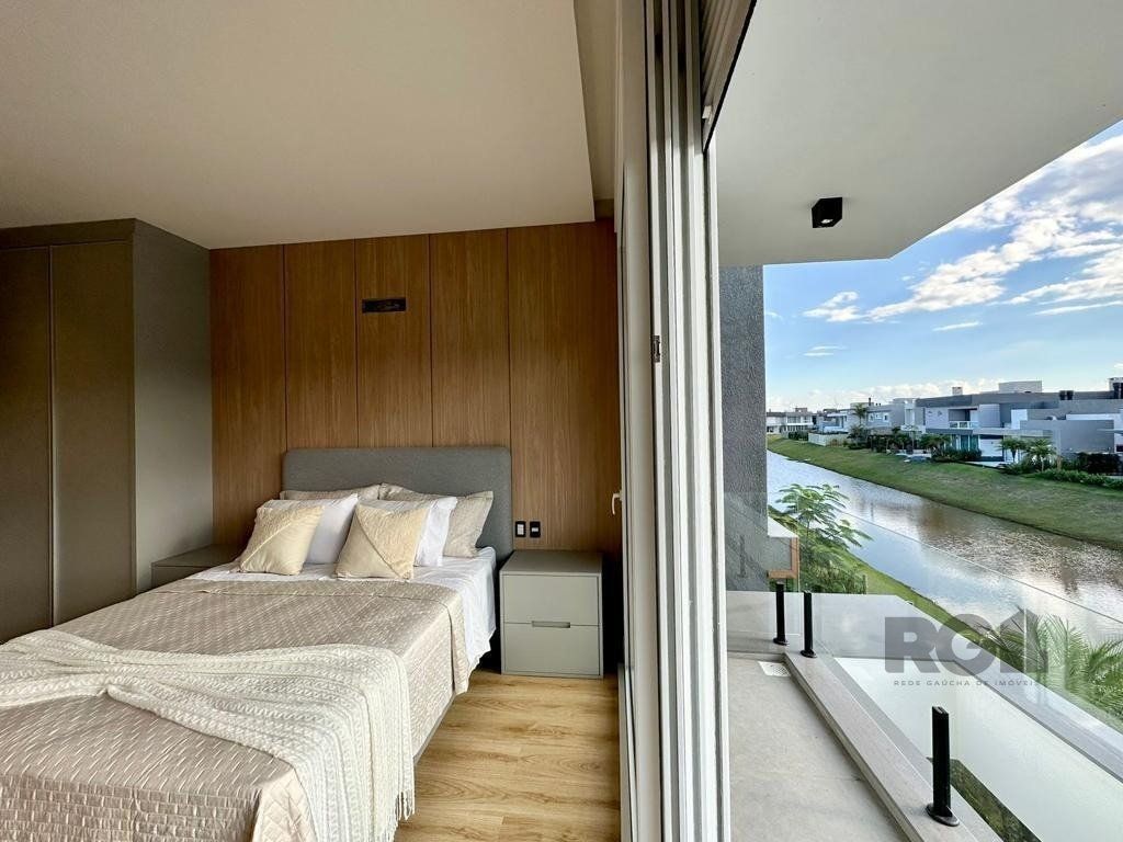 Casa de Condomínio à venda com 4 quartos, 275m² - Foto 33