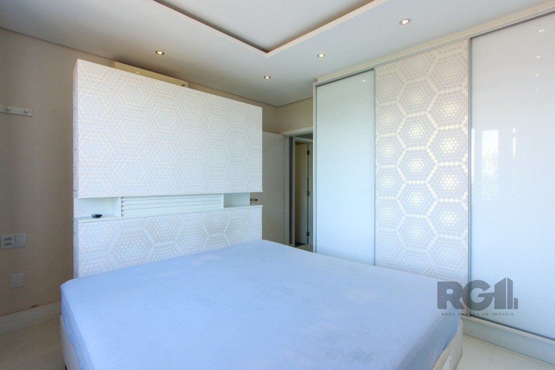 Casa de Condomínio à venda com 3 quartos, 222m² - Foto 31