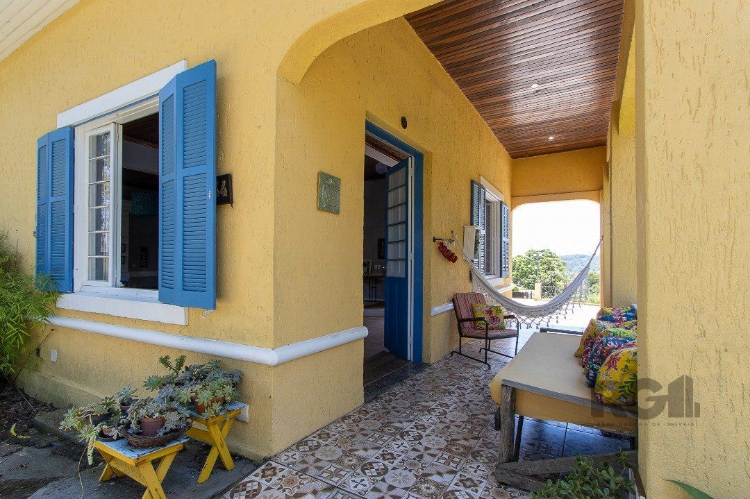 Casa à venda com 3 quartos, 239m² - Foto 4