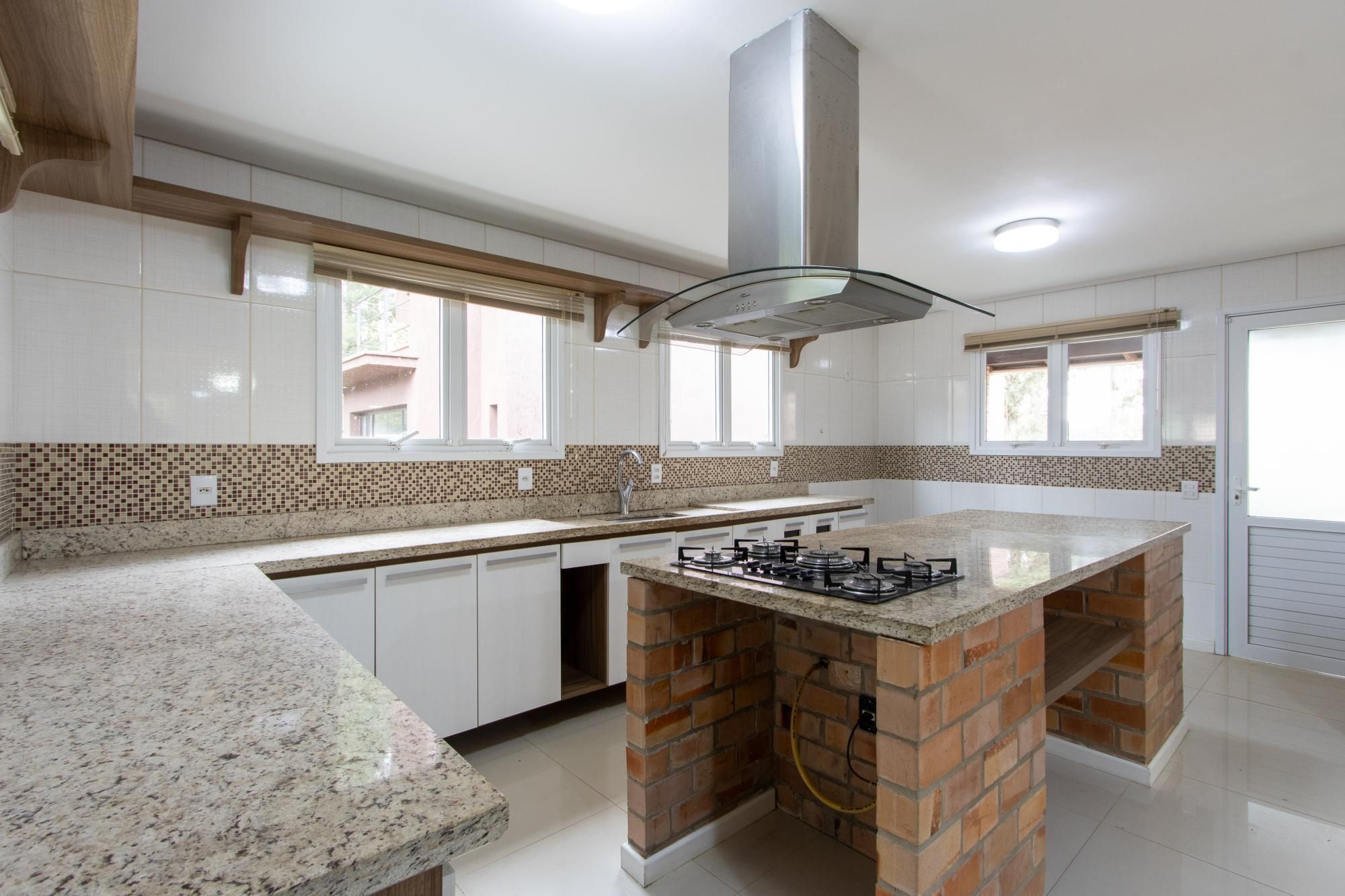 Casa à venda com 3 quartos, 308m² - Foto 28
