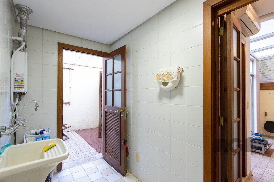 Casa de Condomínio à venda com 4 quartos, 216m² - Foto 17