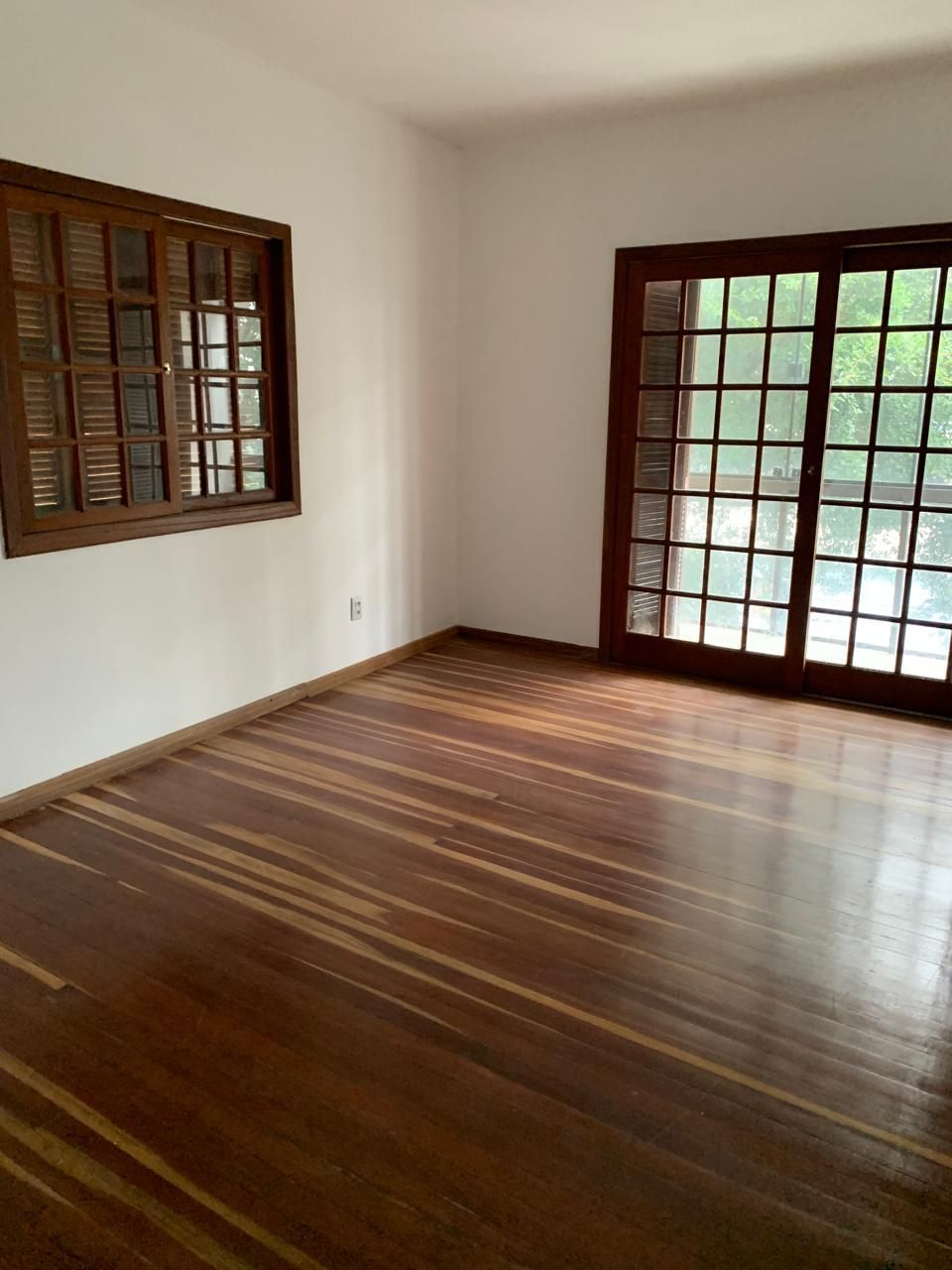 PRÉDIO COM 2 APARTAMENTOS  COM 1 E 2 DORMITÓRIOS - BAIRRO NONOAI