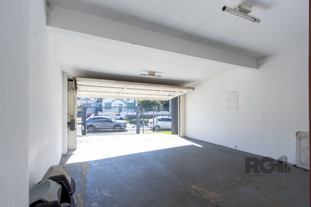 Casa à venda com 3 quartos, 222m² - Foto 11