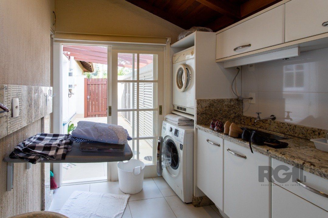 Casa de Condomínio à venda com 3 quartos, 330m² - Foto 23