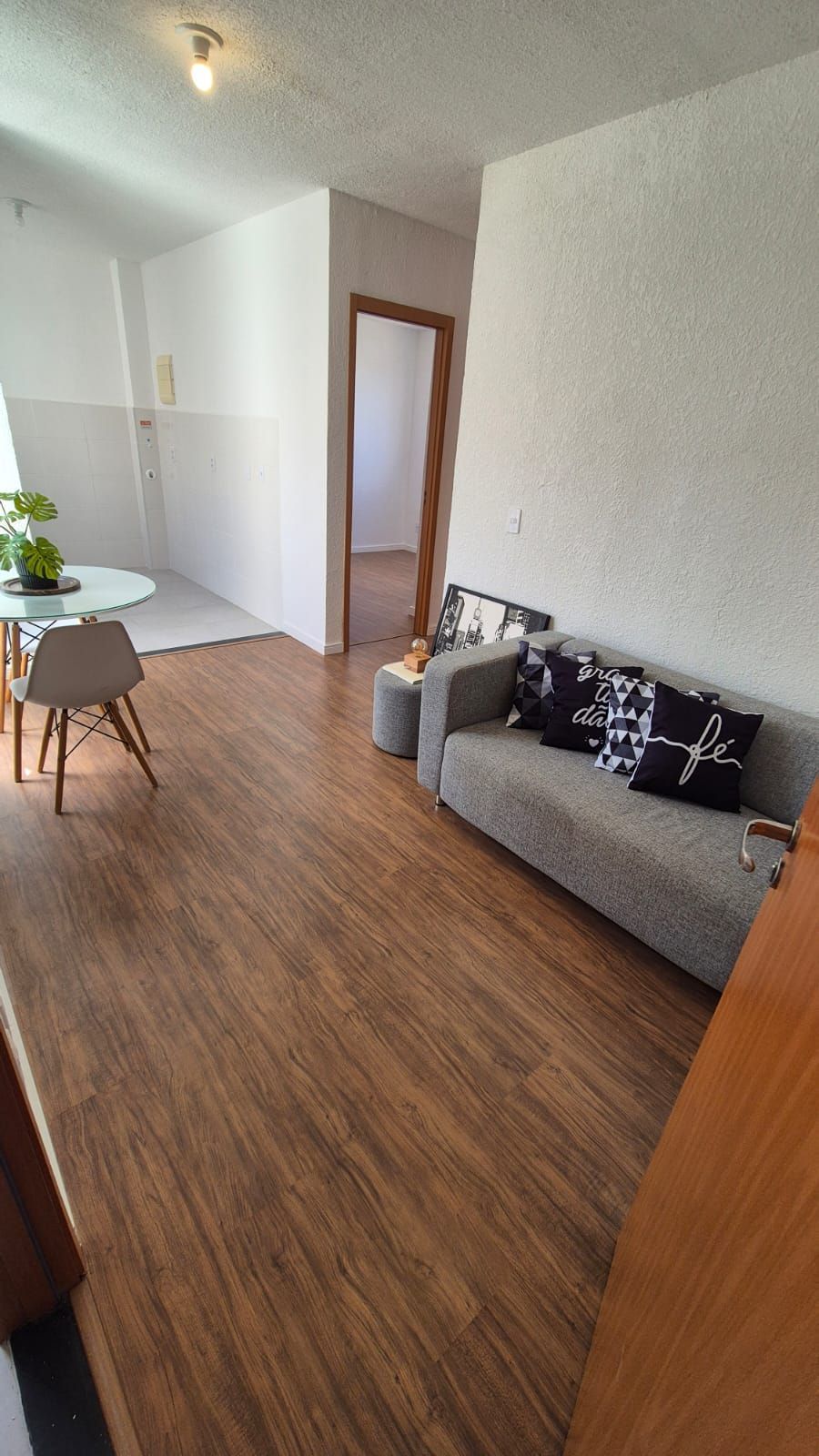 Apartamento 2 dormitórios no bairro Restinga