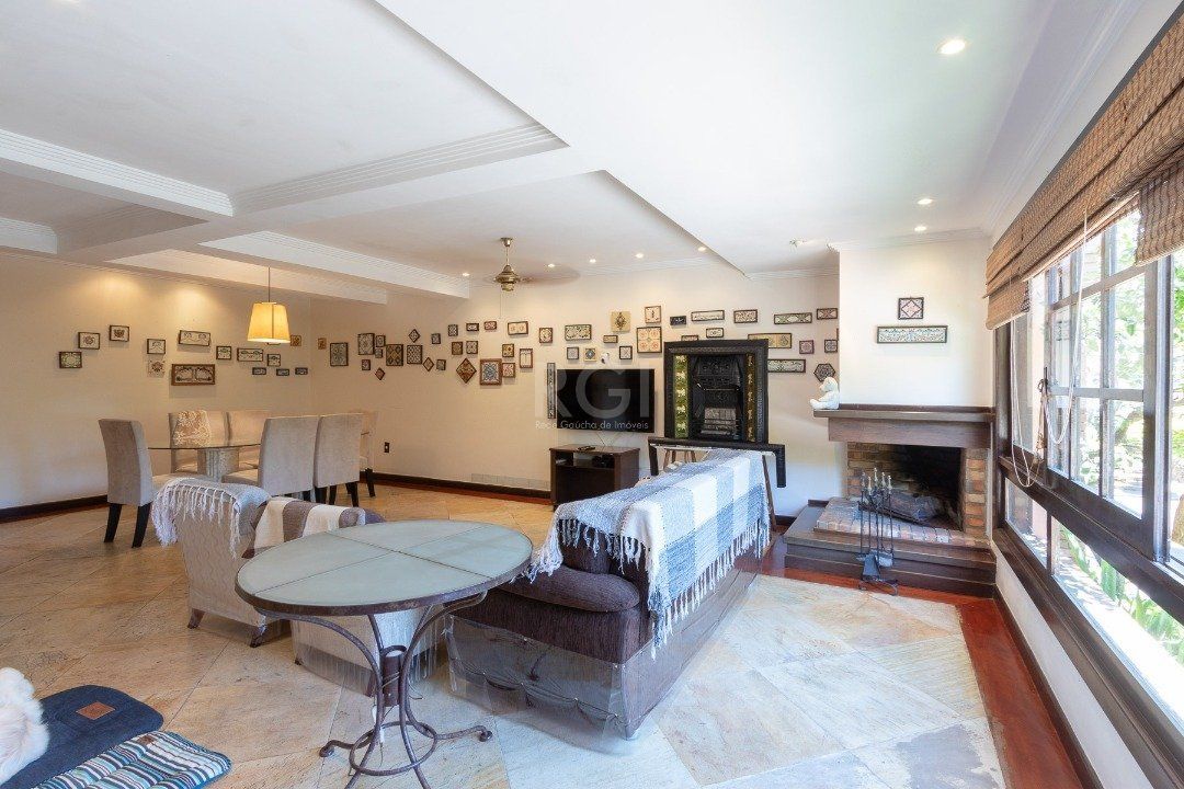 Casa de Condomínio à venda com 4 quartos, 331m² - Foto 9