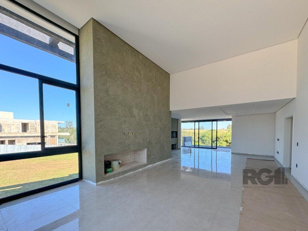 Casa de Condomínio à venda com 4 quartos, 382m² - Foto 2