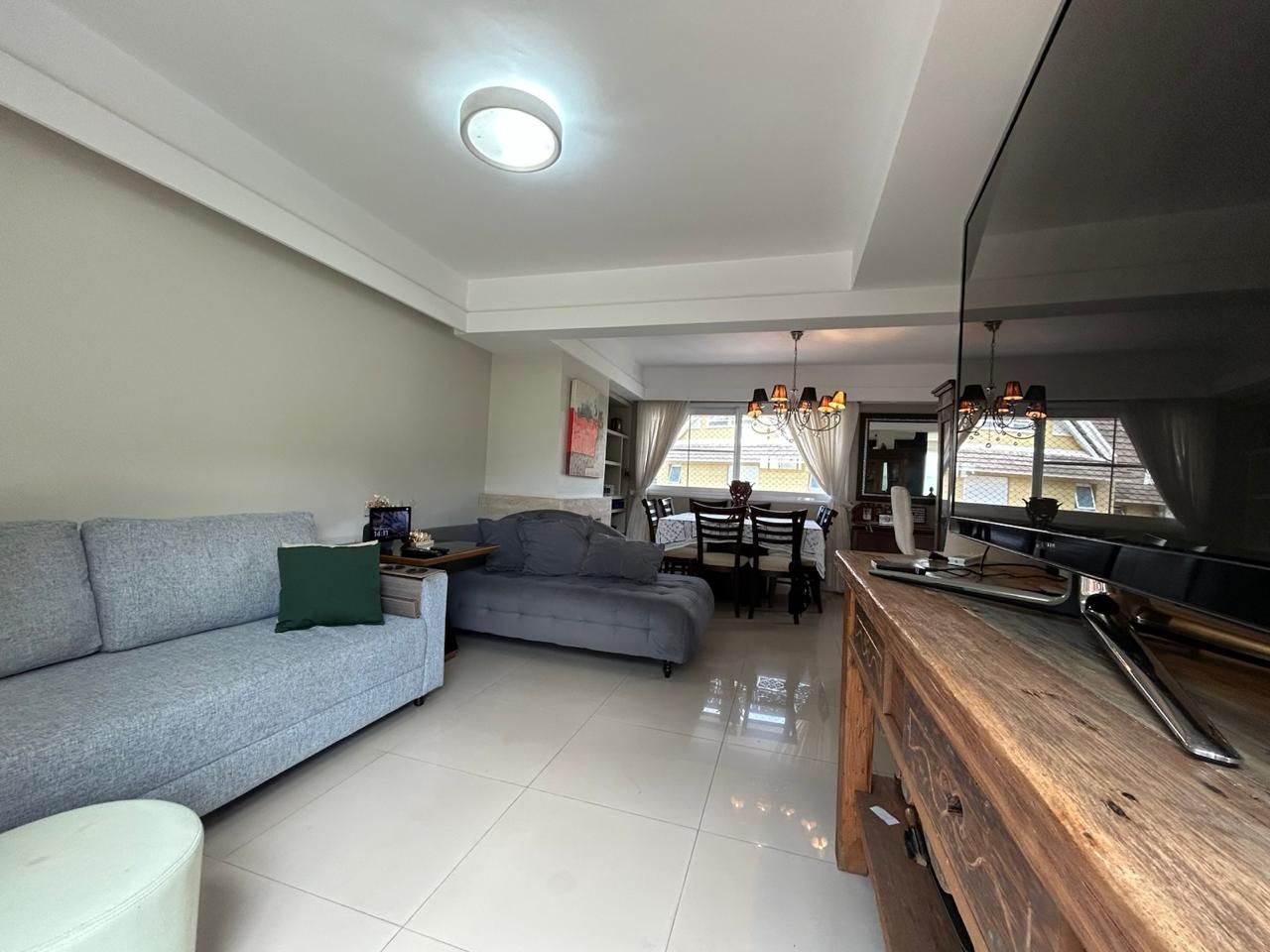 Casa condomínio | 3 dormitórios | 1 Suíte | 240,82 Privativos | 2 Vagas | Bairro Teresópolis