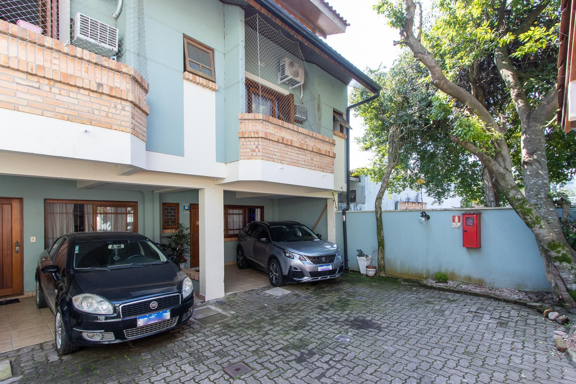 Casa de Condomínio com 218m², 3 dormitórios no bairro Ipanema em Porto Alegre para Comprar