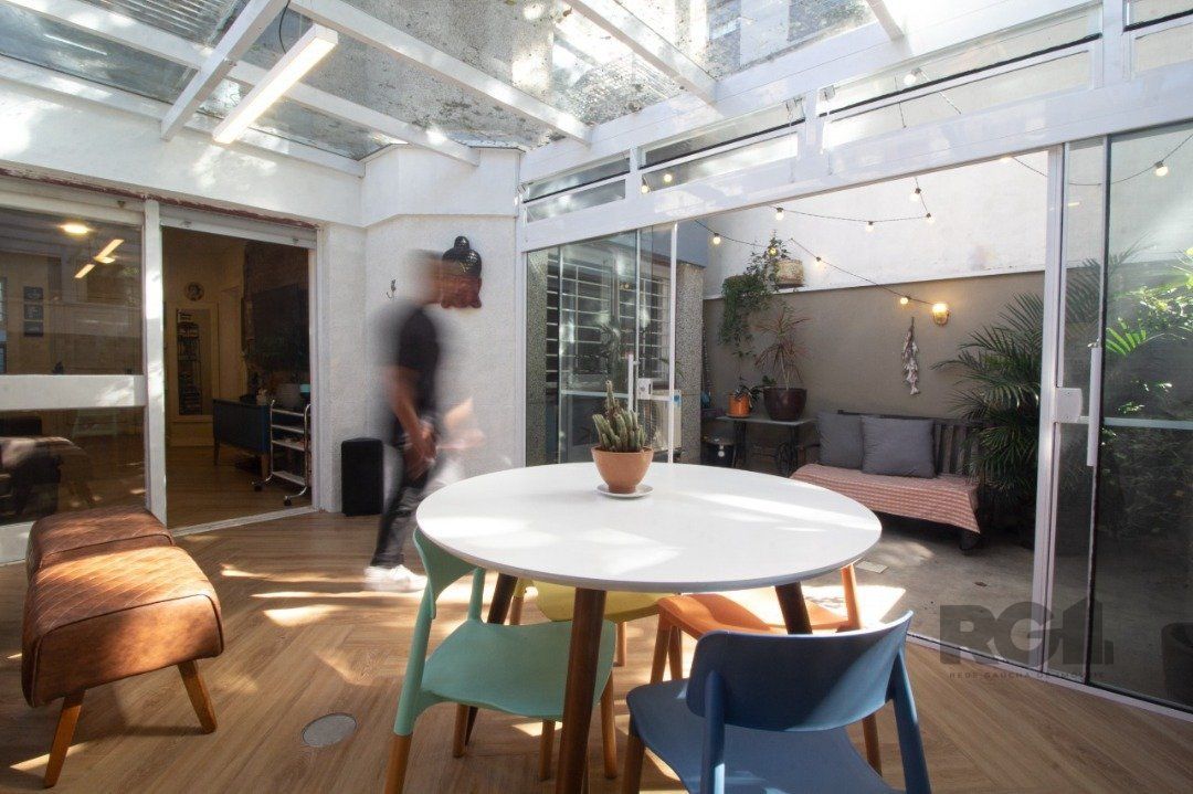 Apartamento à venda com 56m², 2 quartos no bairro Petrópolis em Porto Alegre