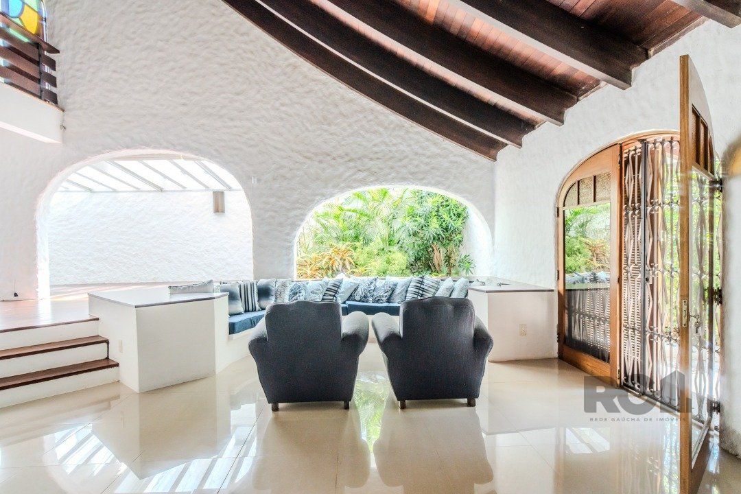 Casa à venda com 3 quartos, 375m², 1 suíte, 4 vagas, Rua Padre João Batista Reus no bairro Vila Conceição em Porto Alegre