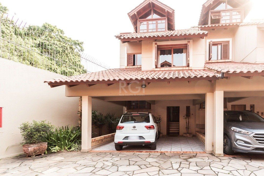 Casa de Condomínio à venda com 3 quartos, 194m² - Foto 1
