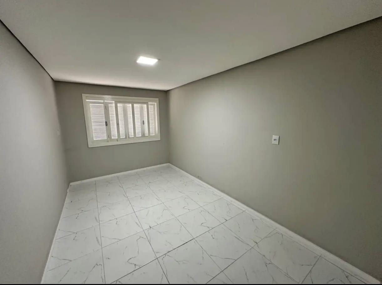 Casa à venda com 3 quartos, 94m² - Foto 9