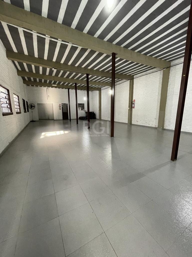 Casa à venda com 2 quartos, 594m² - Foto 2