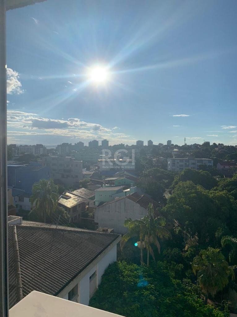 Apartamento à venda com 63m², 2 quartos, 1 suíte, 1 vaga no bairro Cristal em Porto Alegre