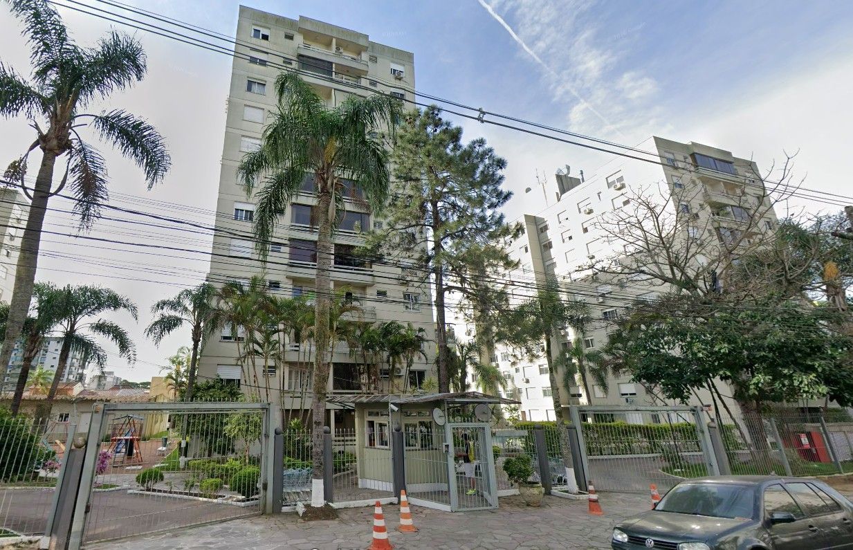 Apartamento de 2 dormitórios, 1 banheiro no bairro Trsiteza.