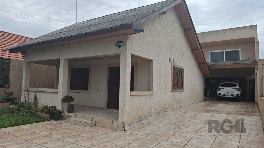 Casa à venda com 6 quartos, 320m² - Foto 1