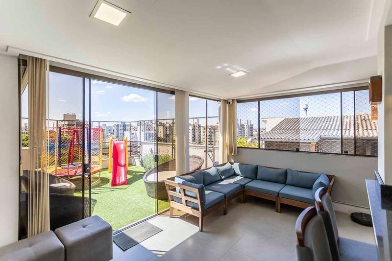 Cobertura semi mobiliada!