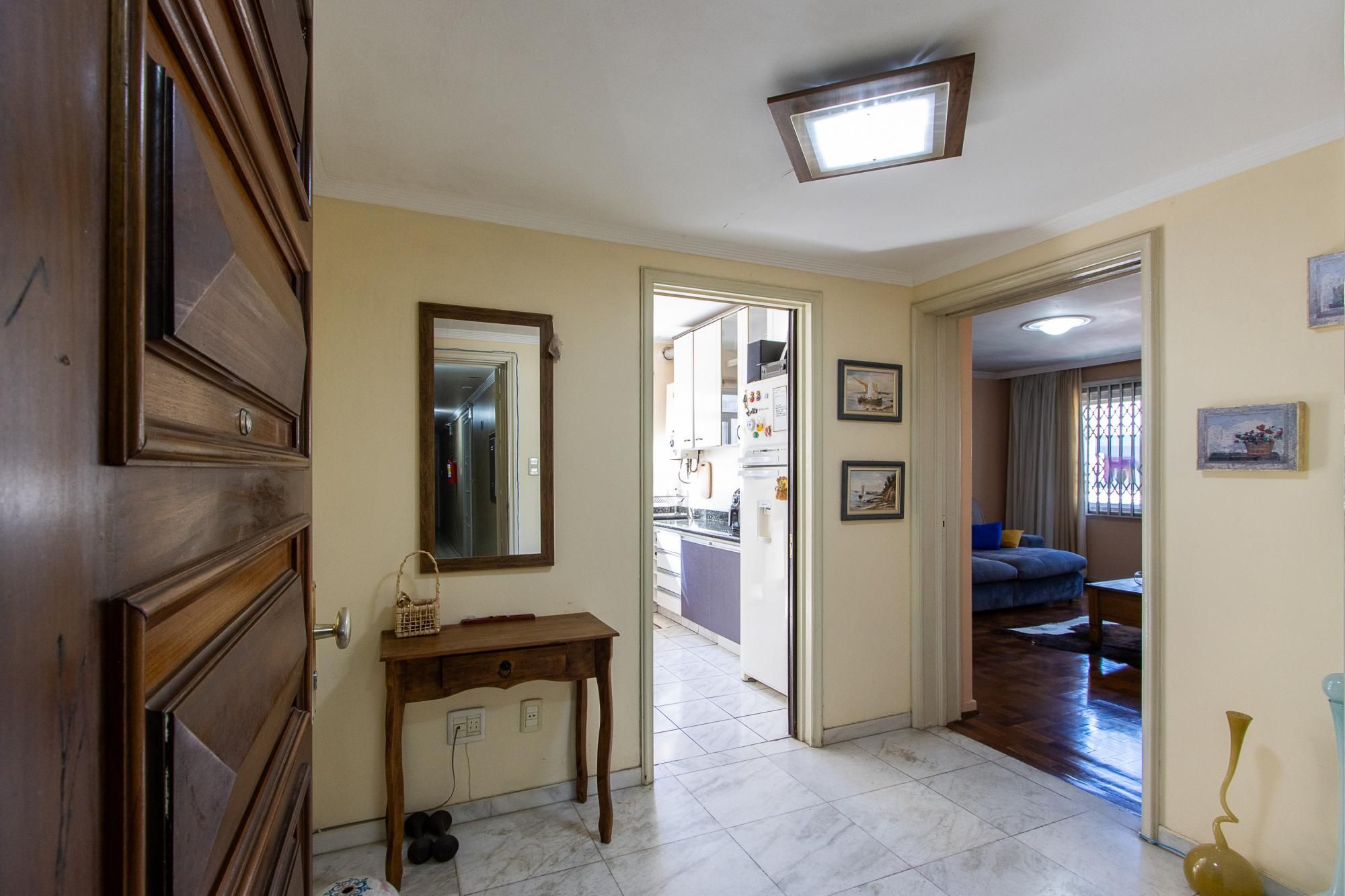 Apartamento 4 dormitórios no bairro Menino Deus