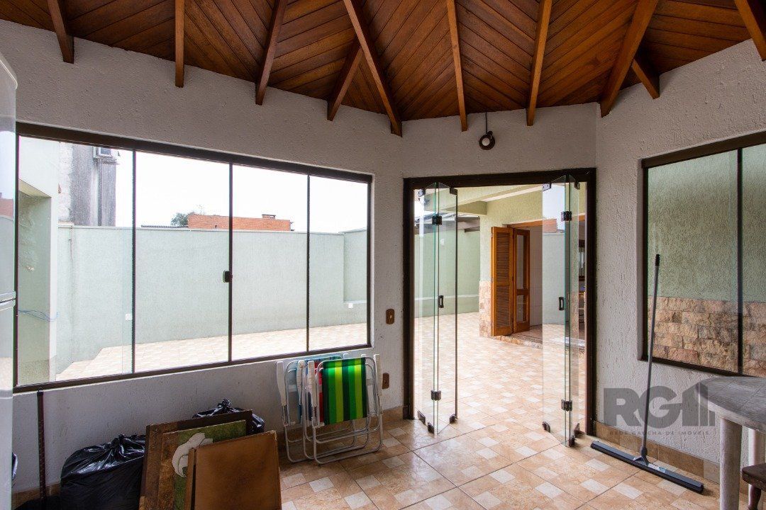 Casa à venda com 6 quartos, 342m² - Foto 34