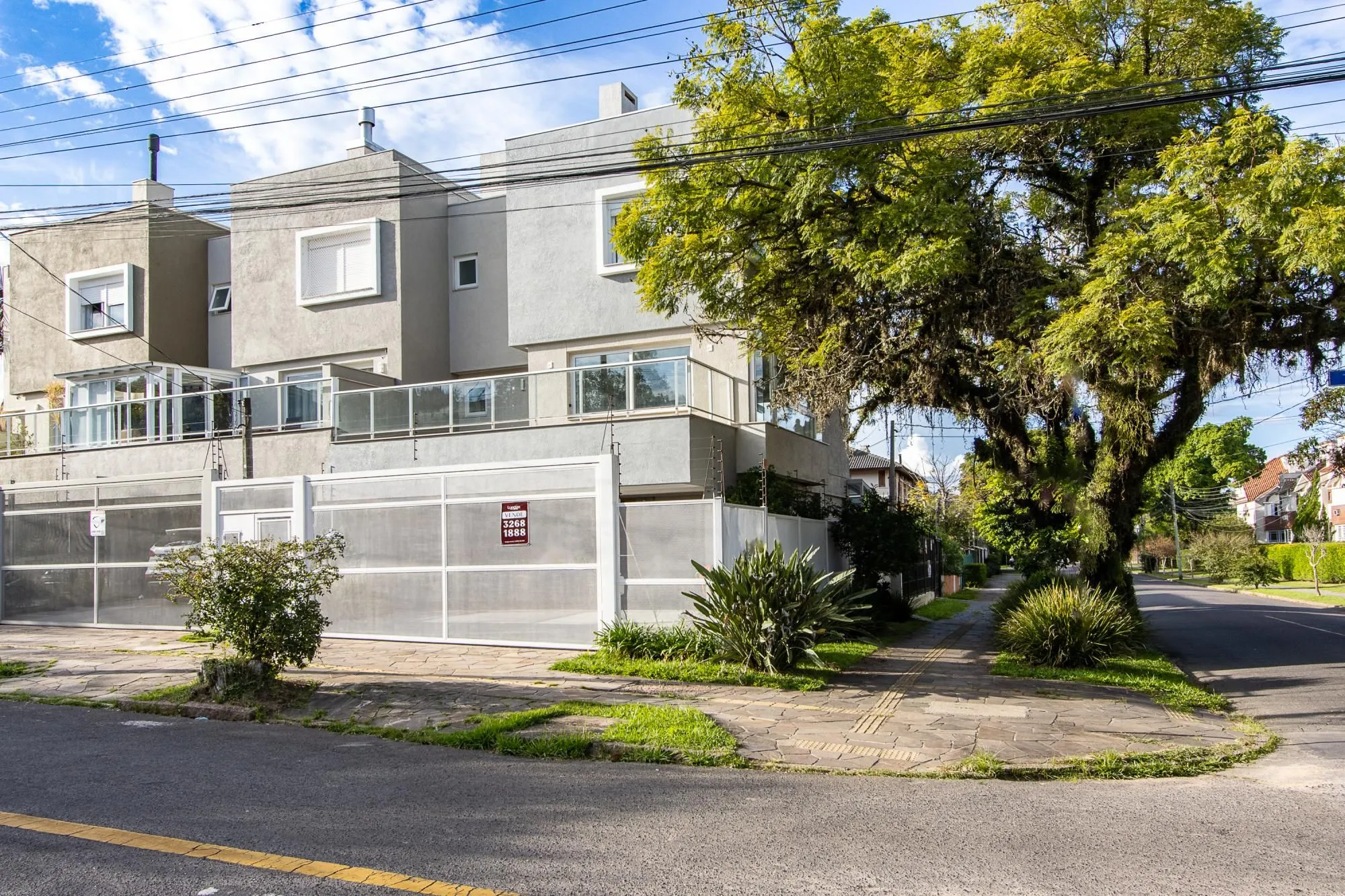 Casa de Condomínio, 3 dormitórios no bairro Tristeza em Porto Alegre para Comprar